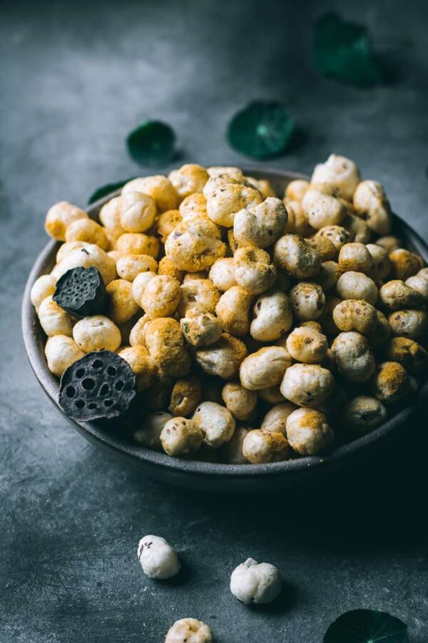 Cheesy Garlic Makhana